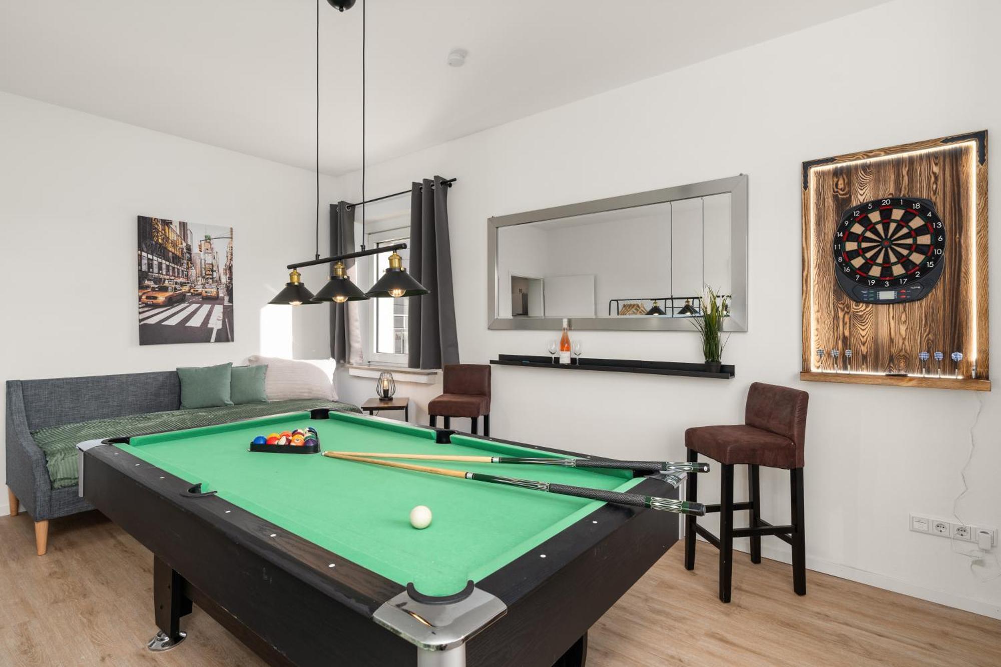 Homely-Apartment Manhattanart, Zentral, Parkplatz, Billard,Ps4, Dart, Balkon Bielefeld Luaran gambar