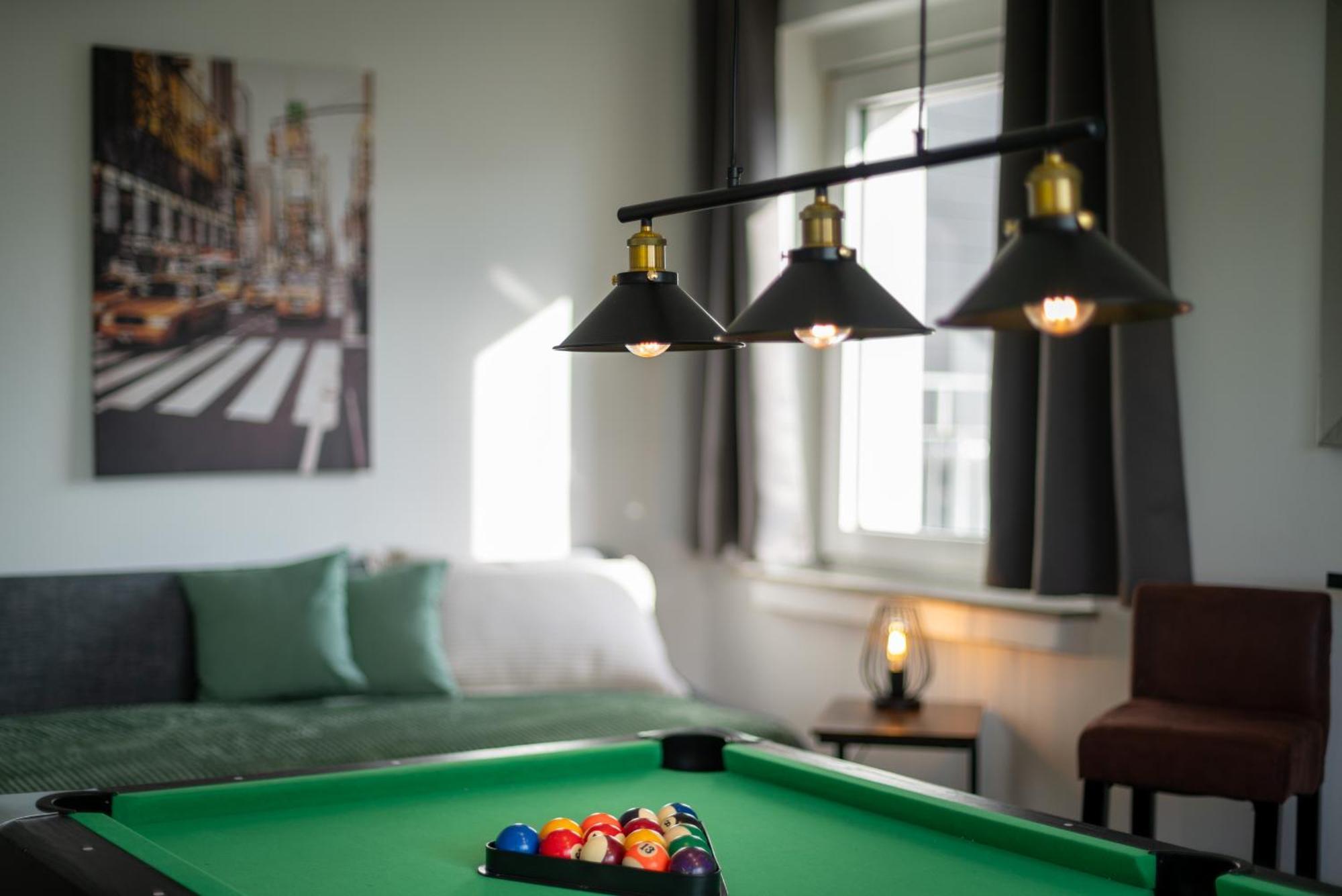 Homely-Apartment Manhattanart, Zentral, Parkplatz, Billard,Ps4, Dart, Balkon Bielefeld Luaran gambar